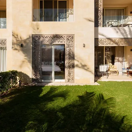 Elegant & Edgy 2 Bedroom W Beach & Pool Mangroovy