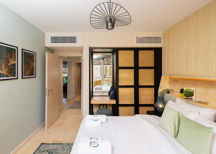 Elegant & Edgy 2 Bedroom W & Pool Mangroovy Appartement *