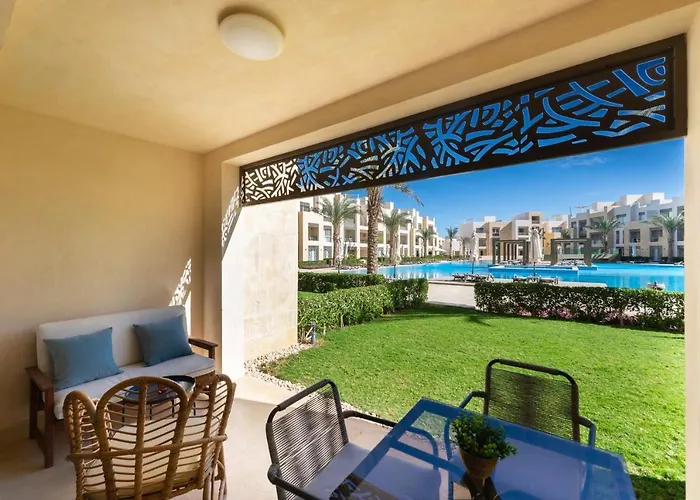 Elegant & Edgy 2 Bedroom W & Pool Mangroovy * Hurghada
