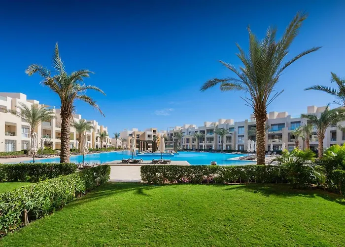 Elegant & Edgy 2 Bedroom W & Pool Mangroovy Appartement