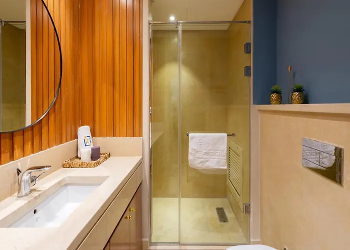Elegant & Edgy 2 Bedroom W & Pool Mangroovy Appartement *