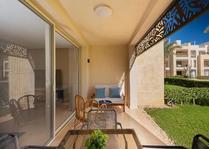 Elegant & Edgy 2 Bedroom W & Pool Mangroovy * Hurghada